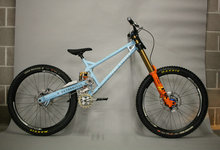 Tora Cycles EVH 一台受到Brooklyn Machine Works启发的速降山地车