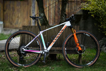Canyon Exceed CFR：艾米莉•巴蒂的定制硬尾战车