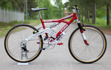 1996款Foes Weasel速降车，搭载shimano airlines气体变速系统