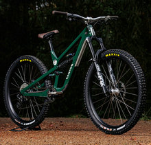 英国赛车绿混合轮Canyon Spectral CF