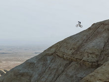 《山脊线 6：哈萨克斯坦》  -吉·阿瑟顿 (Gee Atherton)最新大山项目