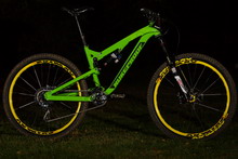 山姆•希尔出征Crankworx的enduro与DH战车