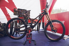 Aaron Gwin征战威廉堡的利器：Specialized S-Works Demo