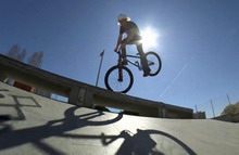 Matt MacDuff BMX游街，准备好尖叫吧！
