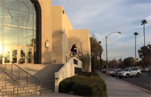 Dylan Stark，BMX跳跃不停歇