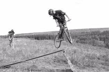 BMX车手安德鲁·杨进攻城市