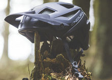 蜂巢材料代替EPS泡沫：Endura MT500全山地头盔