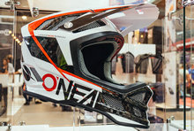 O'Neal 2018新品：明纳签名版头盔、磁力风镜和山地骑行鞋