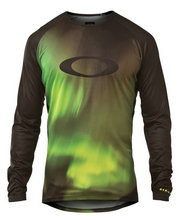 Oakley林道/速降装备：Capsule MTB新产品线骑行服