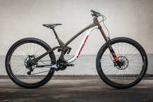 NS Bikes发布Fuzz 29er速降车