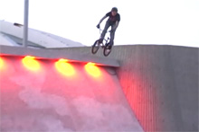 Jimmy LeVan的BMX故事 - 骑得更快飞得更高