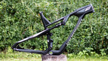 组装MOMSEN VIPA ULTRA越野马拉松战车