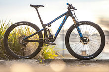 智能电子避震XC车问世 – PIVOT新款MACH 4 SL