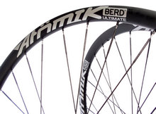 聚乙烯辐条—Atomik Carbon与Berd联合发布Ultimate系列碳纤维轮组