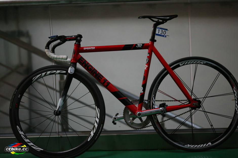 AE3A8811