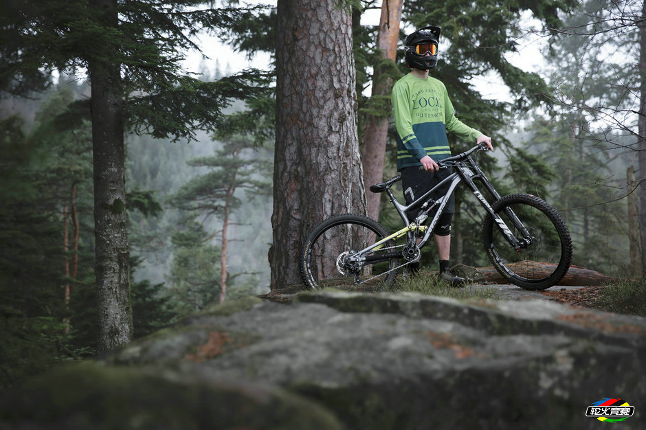 VOTEC-VD-Downhill-low-12