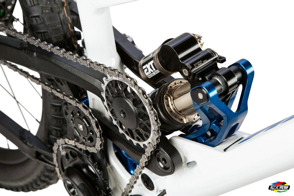 here-s-the-first-bike-to-use-supre-the-drivetrain-with-the-world-s-toughest-derailleur_16